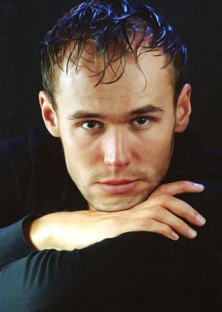 Сколько лет Максиму Аверину