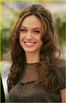 Сколько лет Анджелине Джоли