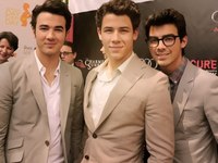 Сколько лет Кевину Джонасу